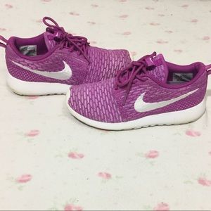 Nike Roshe One Flyknit Fuchsia